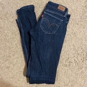 Size 1 Levi skinny jeans